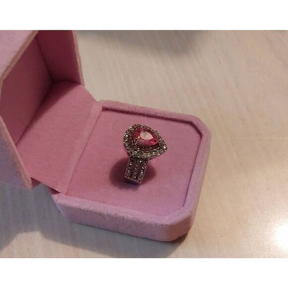 Beautiful 4.5 Ct. Pear Cut Pink & White Sapphire Cocktail Ring Sz 8 - Picture 2 of 3